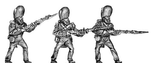 (300CMW036) British Grenadier advancing